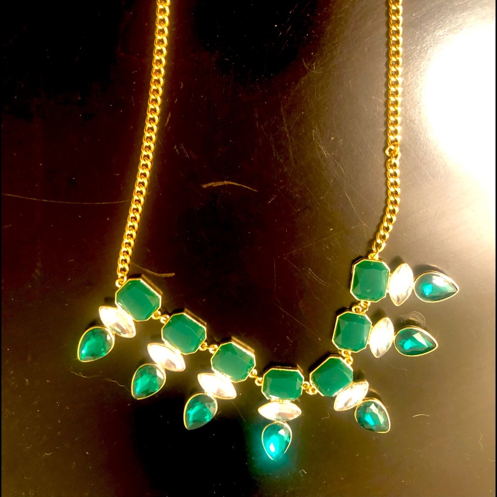 Emerald gem necklace